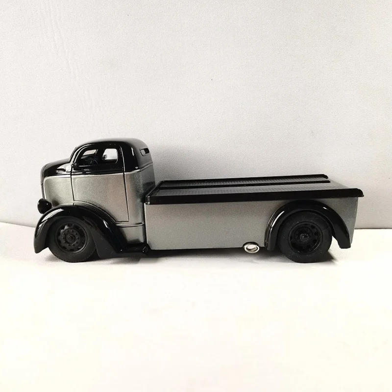 1947 Ford COE Truck 1:24 Scale Diecast Model 6 1947 Ford COE Truck 1:24 Scale Diecast Model - Image 6