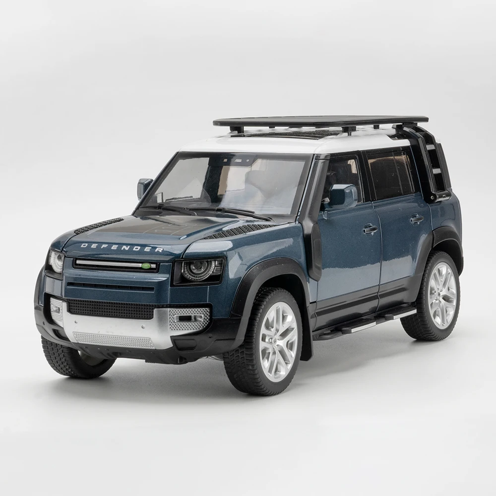 Large 1:18 Land Rover Defender 110 Model 12 Large 1:18 Land Rover Defender 110 Model - Image 12