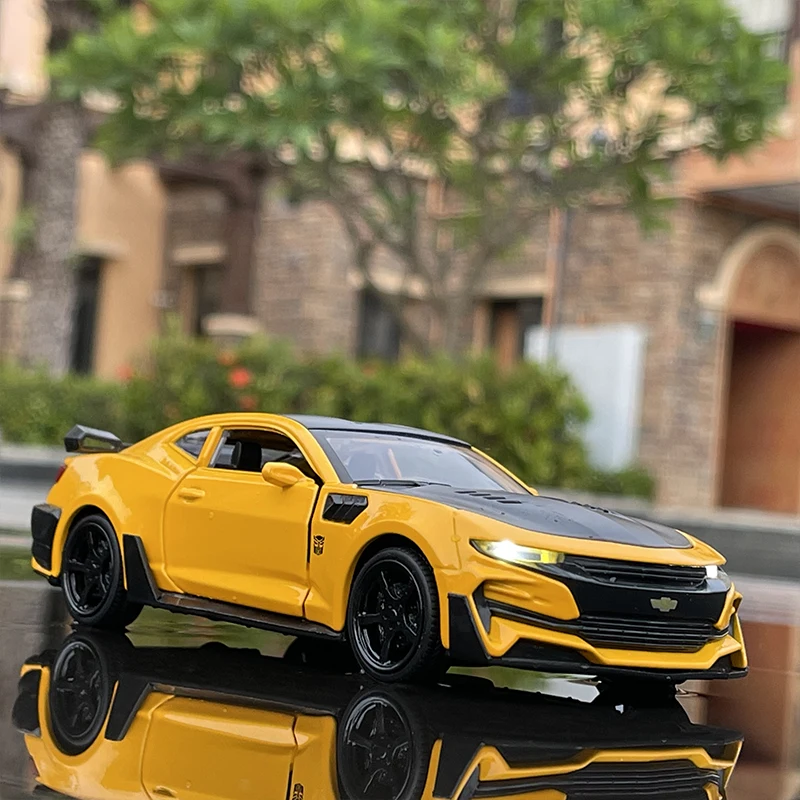 1:32 Scale Chevrolet Camaro Diecast Model 1 1:32 Scale Chevrolet Camaro Diecast Model
