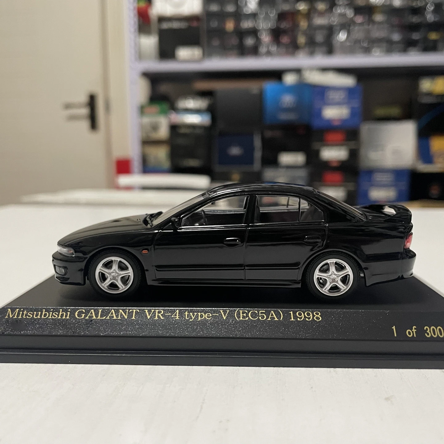 Kyosho 1:43 Scale Mitsubishi Galant VR4 EC5A 4 Kyosho 1:43 Scale Mitsubishi Galant VR4 EC5A - Image 4