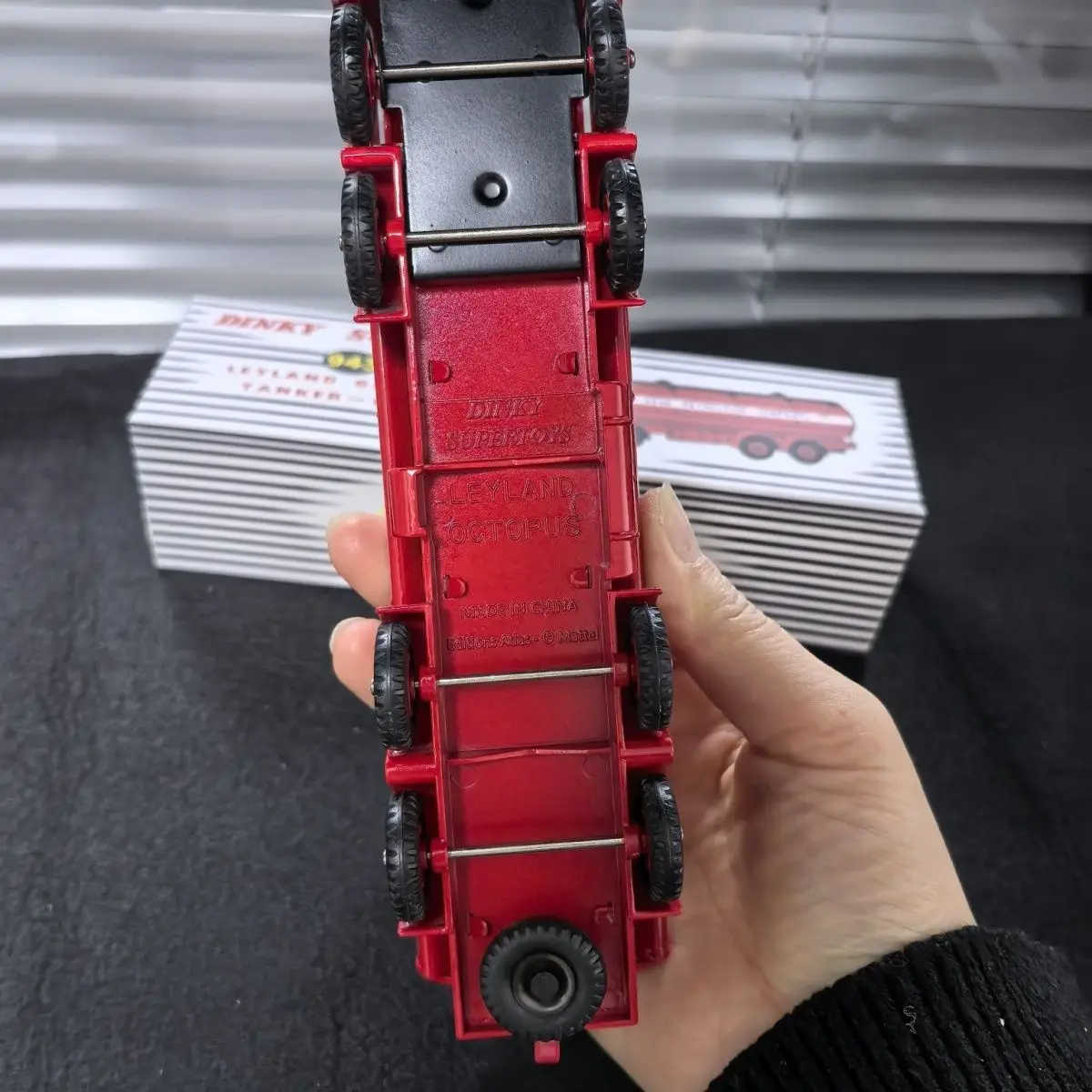 Leyland Oil Tank Truck 1:43 Scale Model 5 Leyland Oil Tank Truck 1:43 Scale Model - Image 5