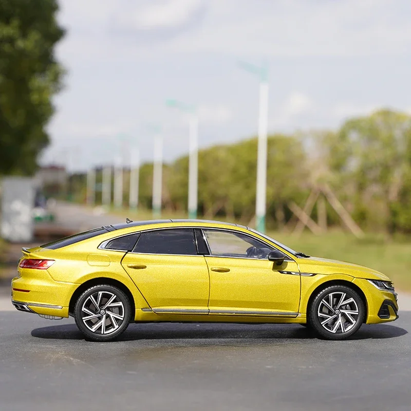 1:18 Scale Diecast Faw-Volkswagen CC Model 2 1:18 Scale Diecast Faw-Volkswagen CC Model - Image 2