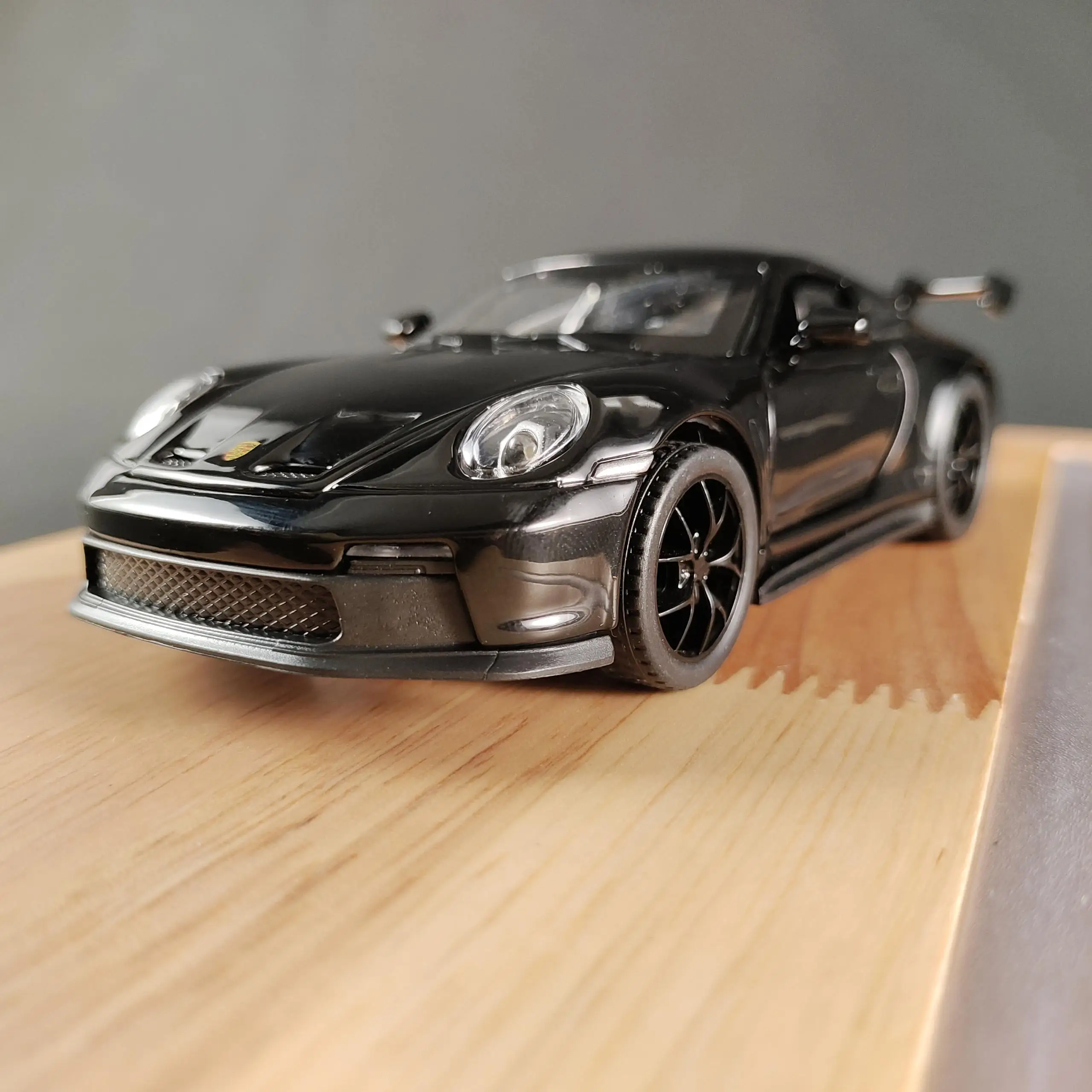 Porsche 911 GT3 RS 1:32 Diecast Model Car 4 Porsche 911 GT3 RS 1:32 Diecast Model Car - Image 4