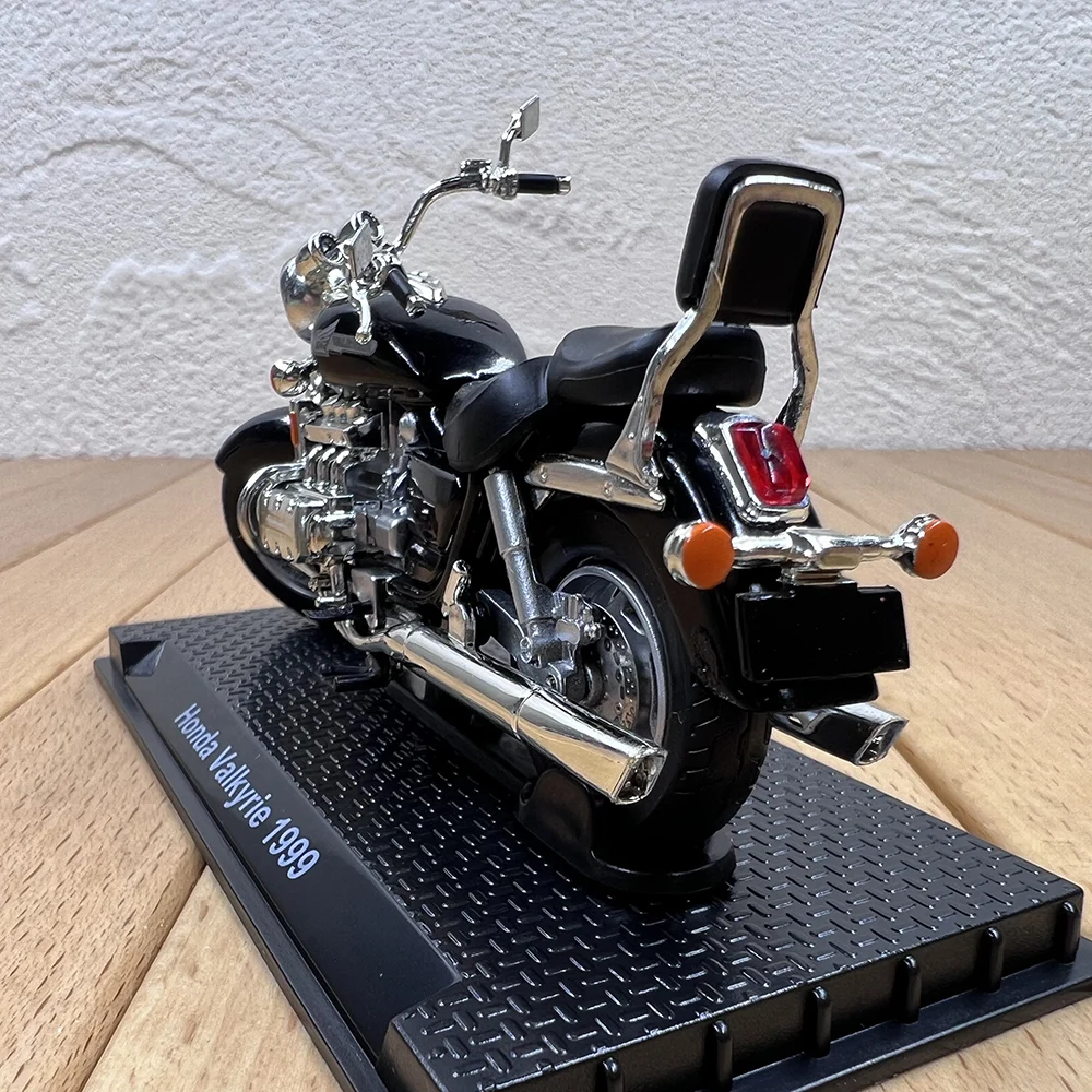 1999 Honda Valkyrie Die-Cast Model Motorcycle 3 1999 Honda Valkyrie Die-Cast Model Motorcycle - Image 3
