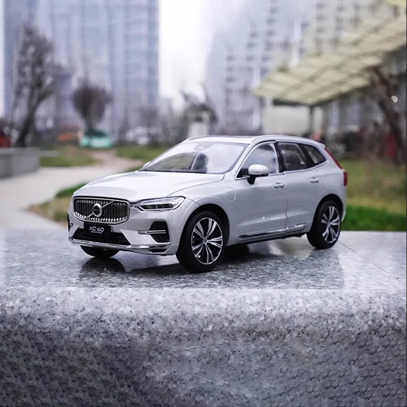 2023 Volvo XC60 1:18 Scale Diecast Model 10 2023 Volvo XC60 1:18 Scale Diecast Model - Image 10