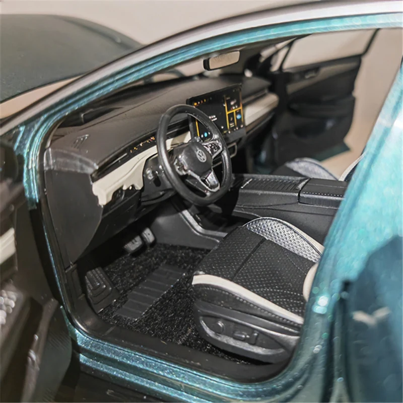 1:18 ID.7 VIZZION Diecast Model Car 3 1:18 ID.7 VIZZION Diecast Model Car - Image 3