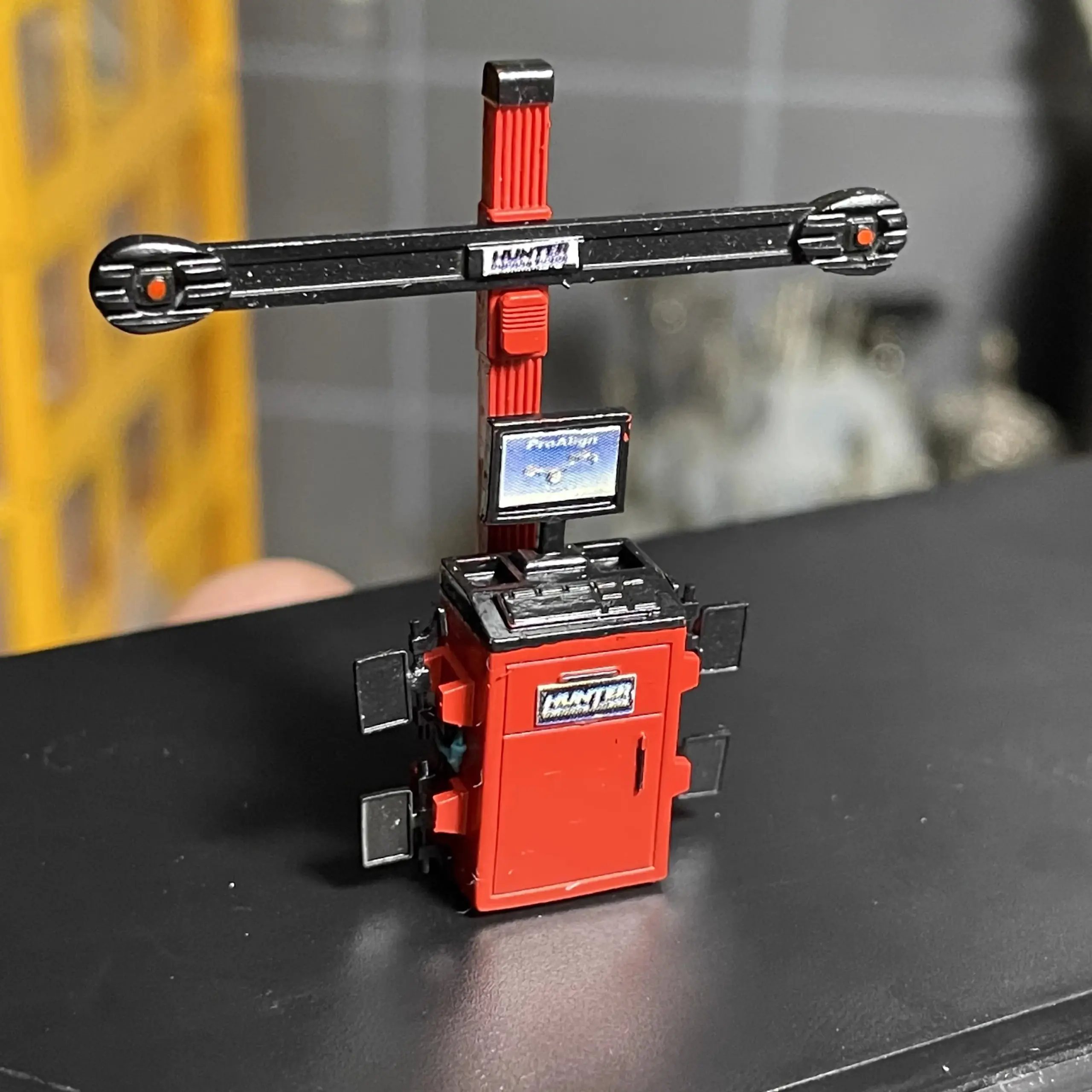 1:64 Scale Auto Repair Garage Diorama Model 5 1:64 Scale Auto Repair Garage Diorama Model - Image 5