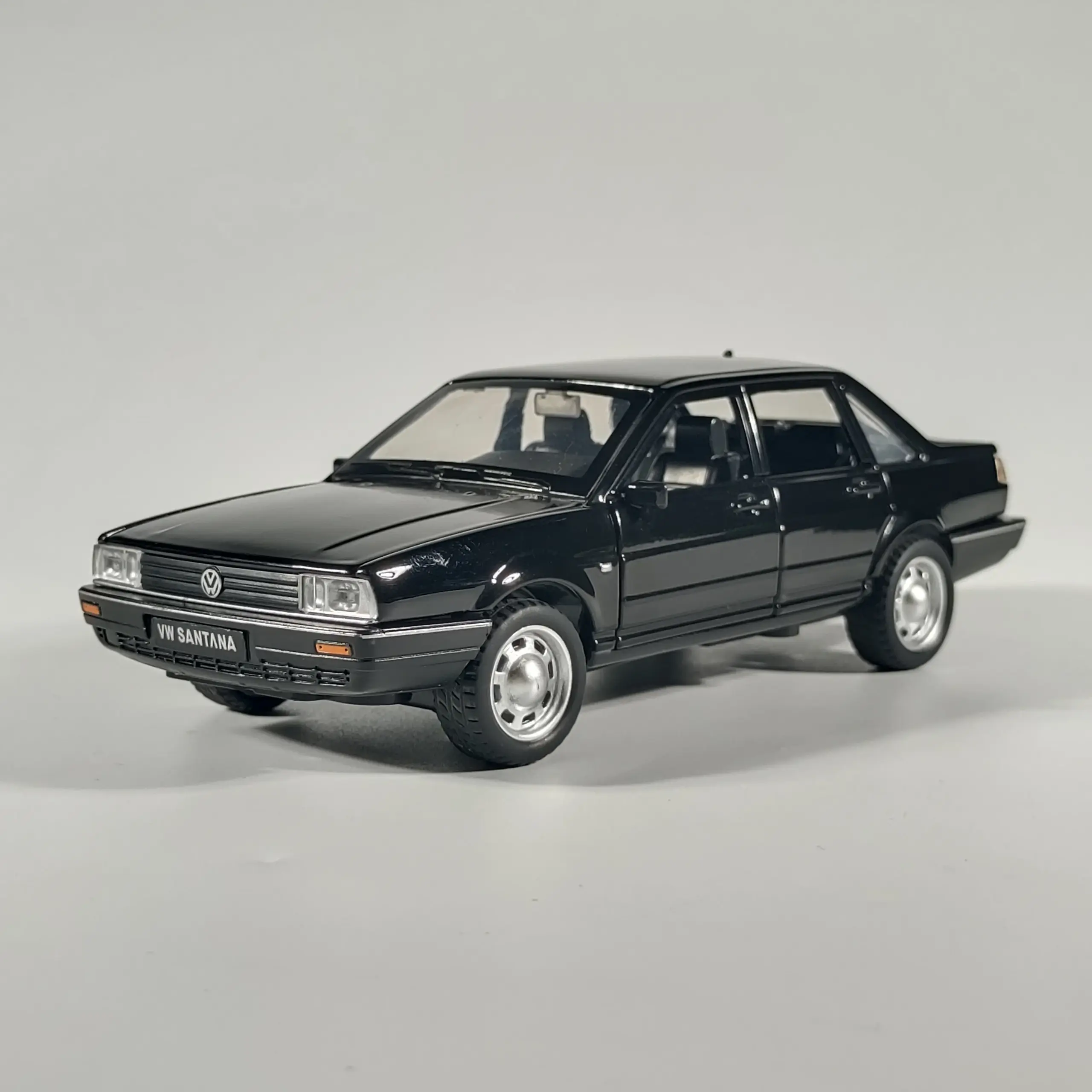 Volkswagen Santana 1:32 Scale Diecast Model Car 11 Volkswagen Santana 1:32 Scale Diecast Model Car - Image 11