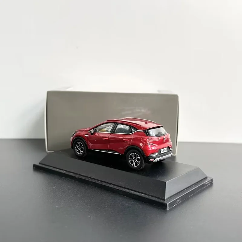 Renault Captur 1:43 Scale Diecast Model 6 Renault Captur 1:43 Scale Diecast Model - Image 6