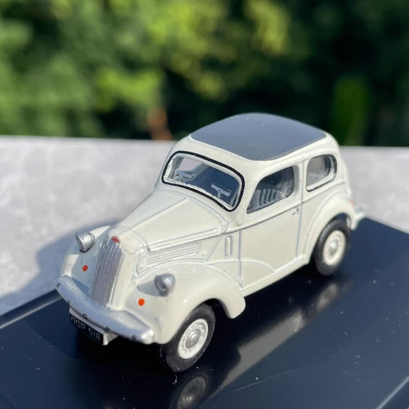 Ford Classic 1:76 Scale Alloy Car Model 4 Ford Classic 1:76 Scale Alloy Car Model - Image 4