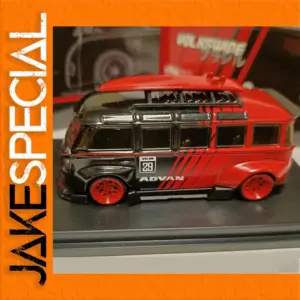 VW T1 Advan 1:64 Scale Model Travel Van