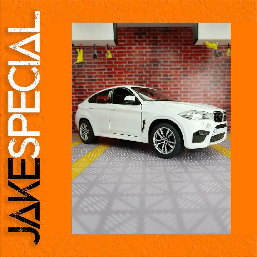 BMW X6M Coupe 1/24 Scale Diecast Model 1 BMW X6M Coupe 1/24 Scale Diecast Model