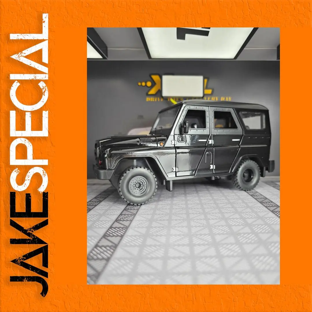 1:18 Scale Diecast Off-Road Vehicle Model 1 1:18 Scale Diecast Off-Road Vehicle Model