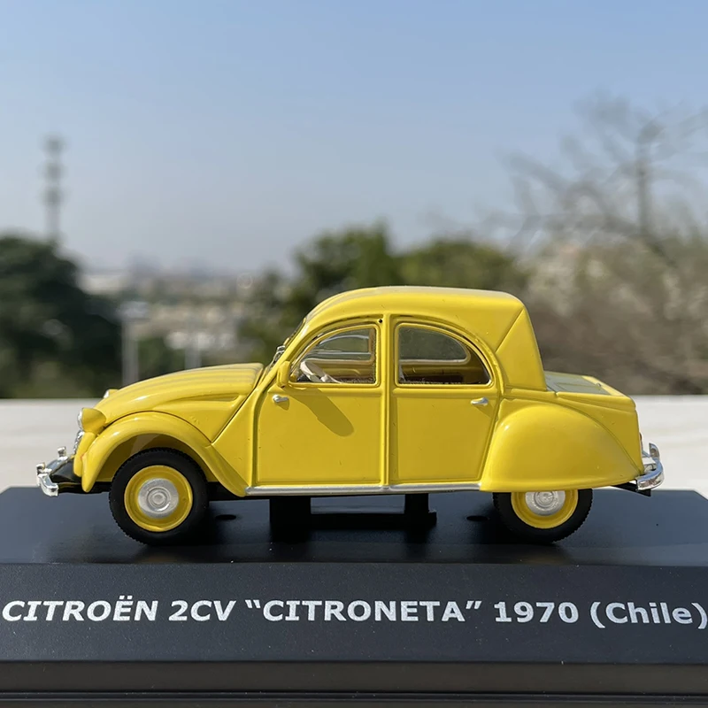 Citroen 2CV Model Diecast 1:43 Scale Yellow 3 Citroen 2CV Model Diecast 1:43 Scale Yellow - Image 3
