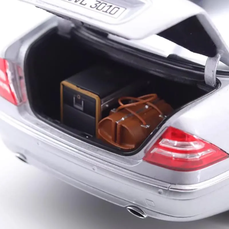 BSC 1:18 Scale Luggage and Wine Cabinet Set 6 BSC 1:18 Scale Luggage and Wine Cabinet Set - Image 6