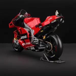 Vibrant 1:6 Scale Ducati Motorcycle Model 9 S02810384bc5d483492105054b6c73e0bj