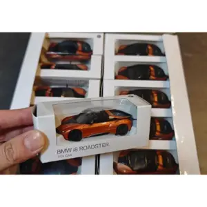 BMW i8 Roadster 1:64 Scale Diecast Model 8 S053d41aa41ce4e00b73c6e3a13d14c10V
