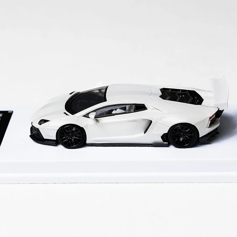 MJ 1:64 Lamborghini Aventador LP700-4 Collection 3 MJ 1:64 Lamborghini Aventador LP700-4 Collection - Image 3
