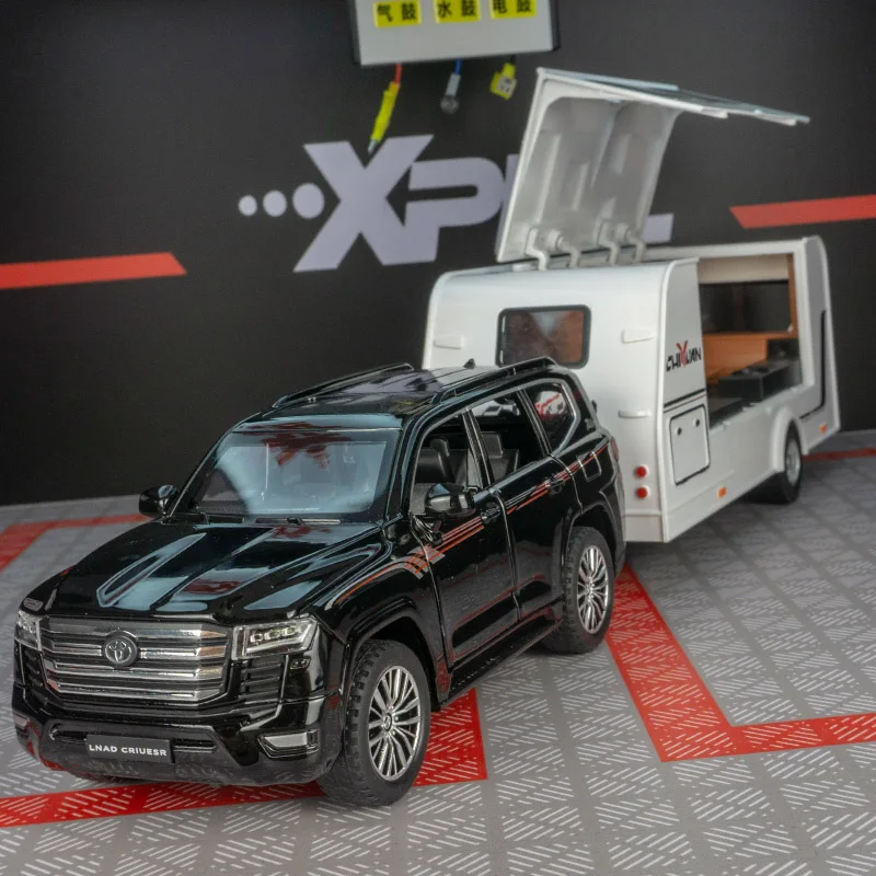 1:32 Scale Diecast Land Cruiser LC300 Model 6 1:32 Scale Diecast Land Cruiser LC300 Model - Image 6