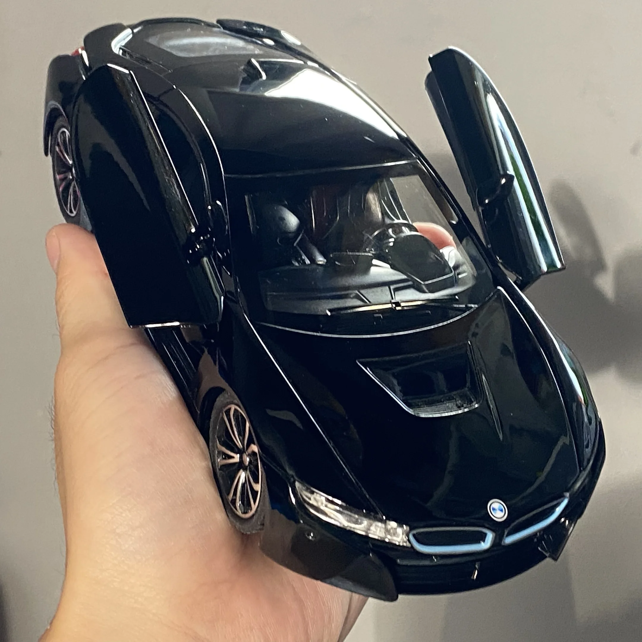 BMW I8 Super Hybrid Coupe Diecast Model 1:22 4 BMW I8 Super Hybrid Coupe Diecast Model 1:22 - Image 4