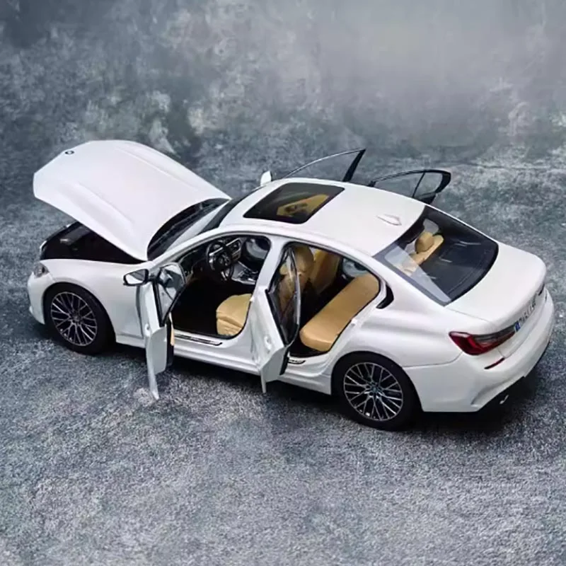 1:18 Scale BMW 330i Model in Black and White 3 1:18 Scale BMW 330i Model in Black and White - Image 3