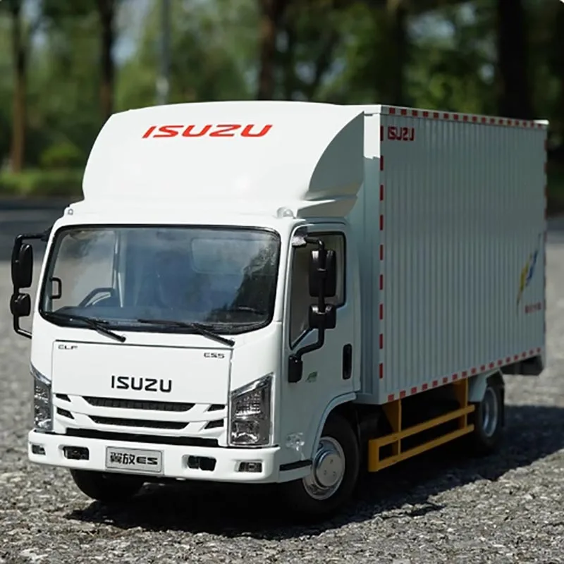 Isuzu Light Truck 1:18 Scale Diecast Model 4 Isuzu Light Truck 1:18 Scale Diecast Model - Image 4