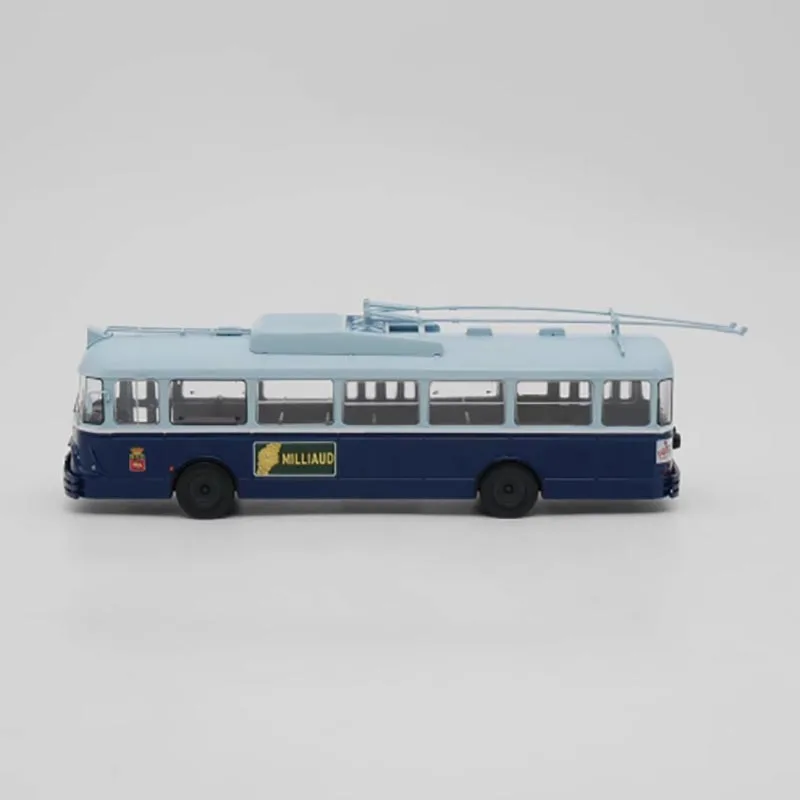 Chausson Vetra APV Diecast Bus Model 1:43 3 Chausson Vetra APV Diecast Bus Model 1:43 - Image 3