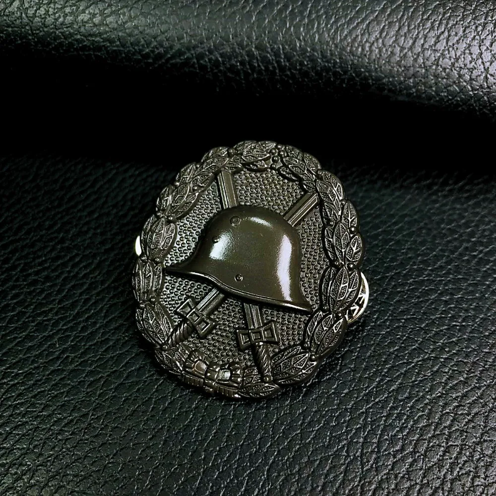 German Metal Badge Medal with Helmet Design 6 German Metal Badge Medal with Helmet Design - Image 6