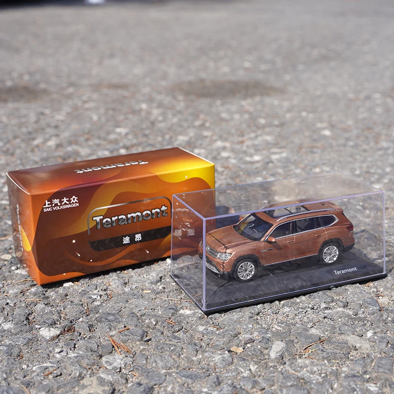 1:43 Teramont SUV Diecast Model in Brown 3 1:43 Teramont SUV Diecast Model in Brown - Image 3