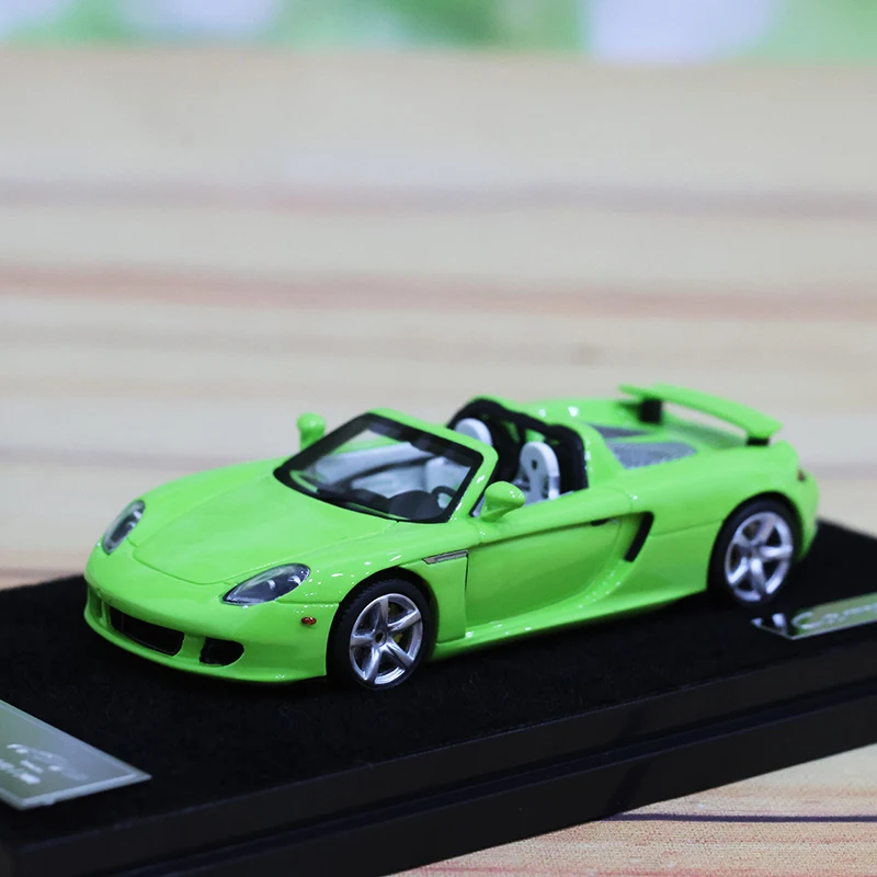1:64 Carrera GT Convertible Diecast Model Set 4 1:64 Carrera GT Convertible Diecast Model Set - Image 4