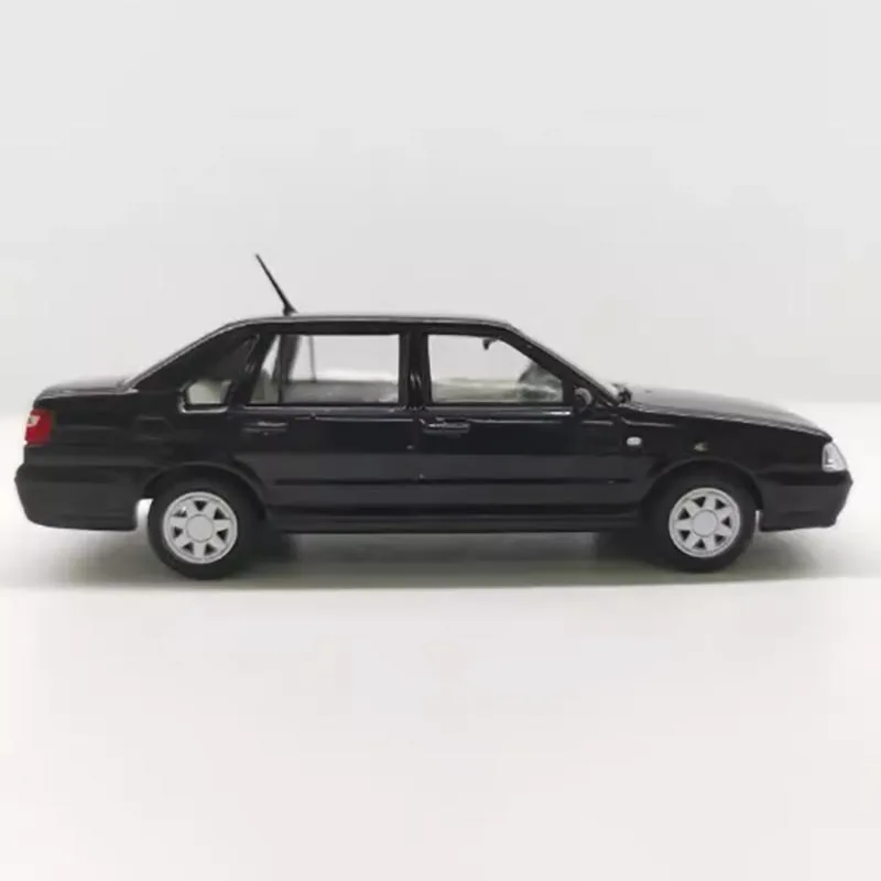 Diecast 1:43 Shanghai Santana 3000 Model Car 4 Diecast 1:43 Shanghai Santana 3000 Model Car - Image 4