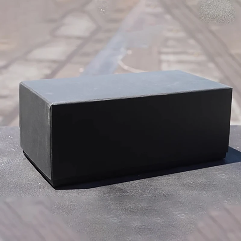 Discovery Freelander SUV Model 1:18 Scale Red 6 Discovery Freelander SUV Model 1:18 Scale Red - Image 6