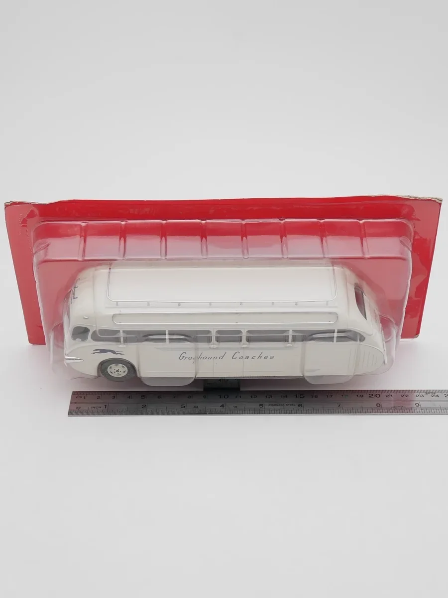 Diecast 1/43 Scale 1937 Super Coach Bus Model 5 Diecast 1/43 Scale 1937 Super Coach Bus Model - Image 5