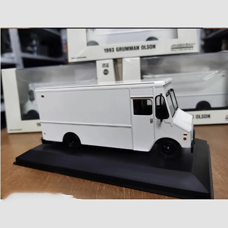 1993 Grumman Olson 1/43 Scale Model Vehicle 4 1993 Grumman Olson 1/43 Scale Model Vehicle - Image 4