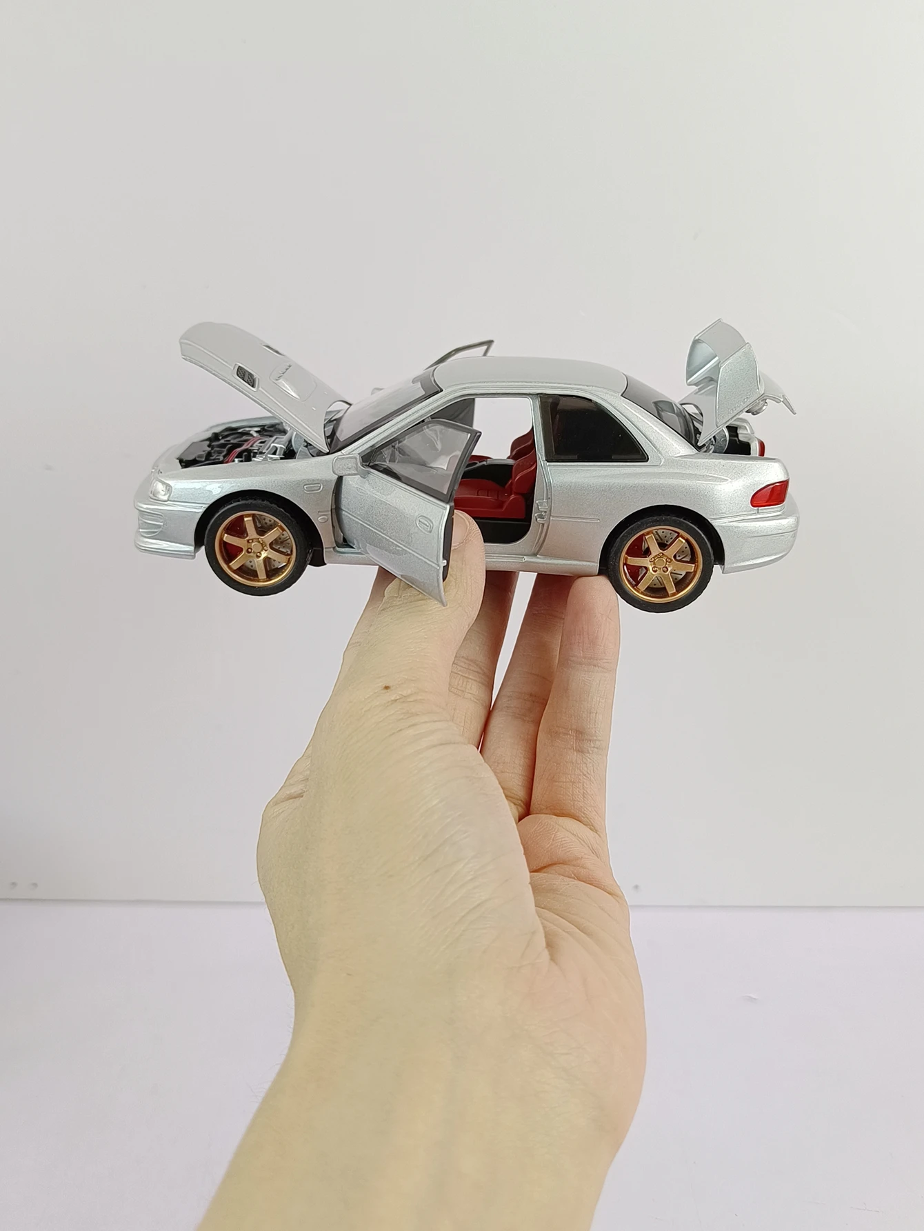 1:32 Scale Subaru Impreza Diecast Model 5 1:32 Scale Subaru Impreza Diecast Model - Image 5