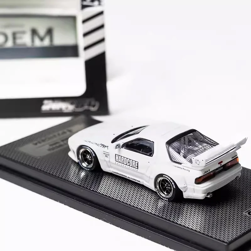 RX7 White FC3S 1:64 Diecast Model Car 3 RX7 White FC3S 1:64 Diecast Model Car - Image 3