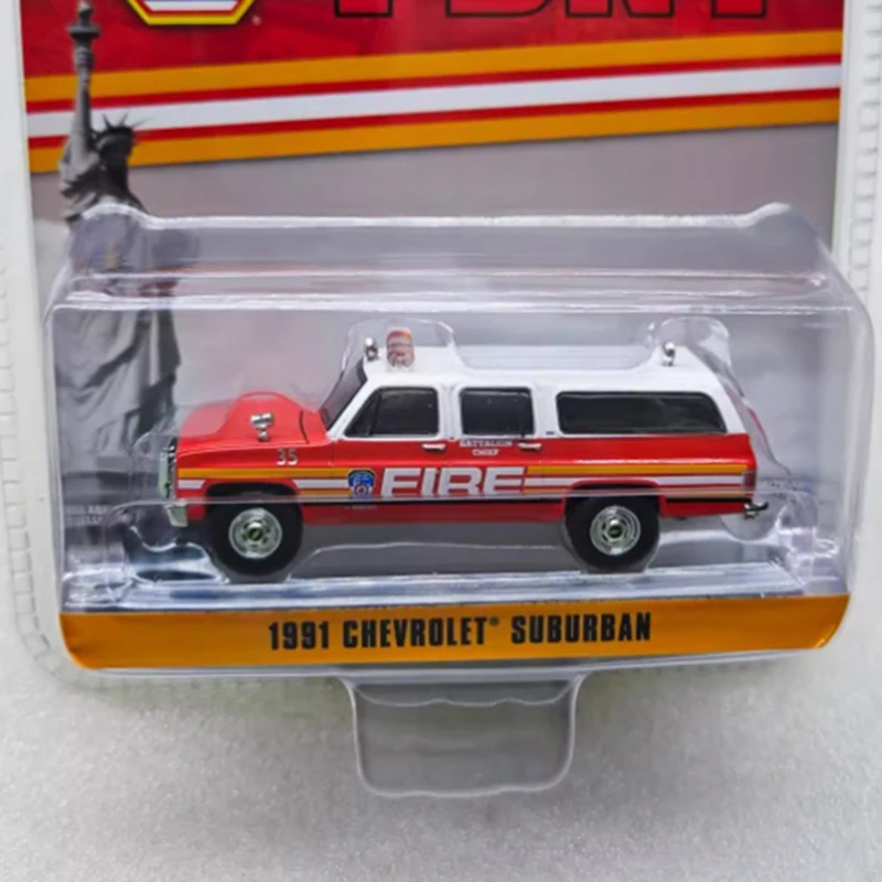 1:64 Scale 1991 Chevrolet Suburban Fire Truck 3 1:64 Scale 1991 Chevrolet Suburban Fire Truck - Image 3