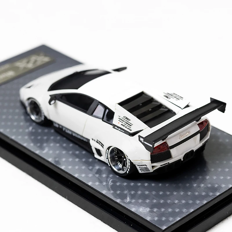 LP670-4 1:64 Scale Resin Car Model 3 LP670-4 1:64 Scale Resin Car Model - Image 3