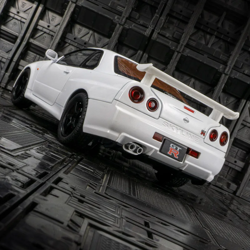 Nissan GT-R34 Skyline 1:18 Scale Diecast Model 3 Nissan GT-R34 Skyline 1:18 Scale Diecast Model - Image 3
