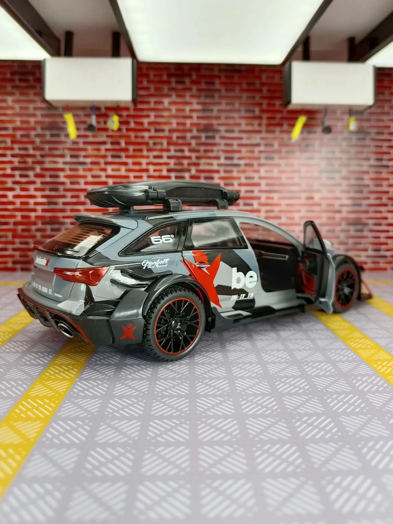 1/24 Scale RS6 Modified Vehicle with Lights 4 1/24 Scale RS6 Modified Vehicle with Lights - Image 4