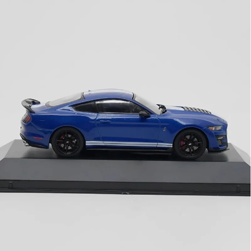 2020 Shelby GT500 1:43 Scale Diecast Model 5 2020 Shelby GT500 1:43 Scale Diecast Model - Image 5
