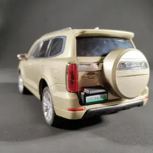 Stunning 1:24 Scale Gold SUV Tank Model 18 S2ebd7281dfaa47b097eea1377eb855ff7
