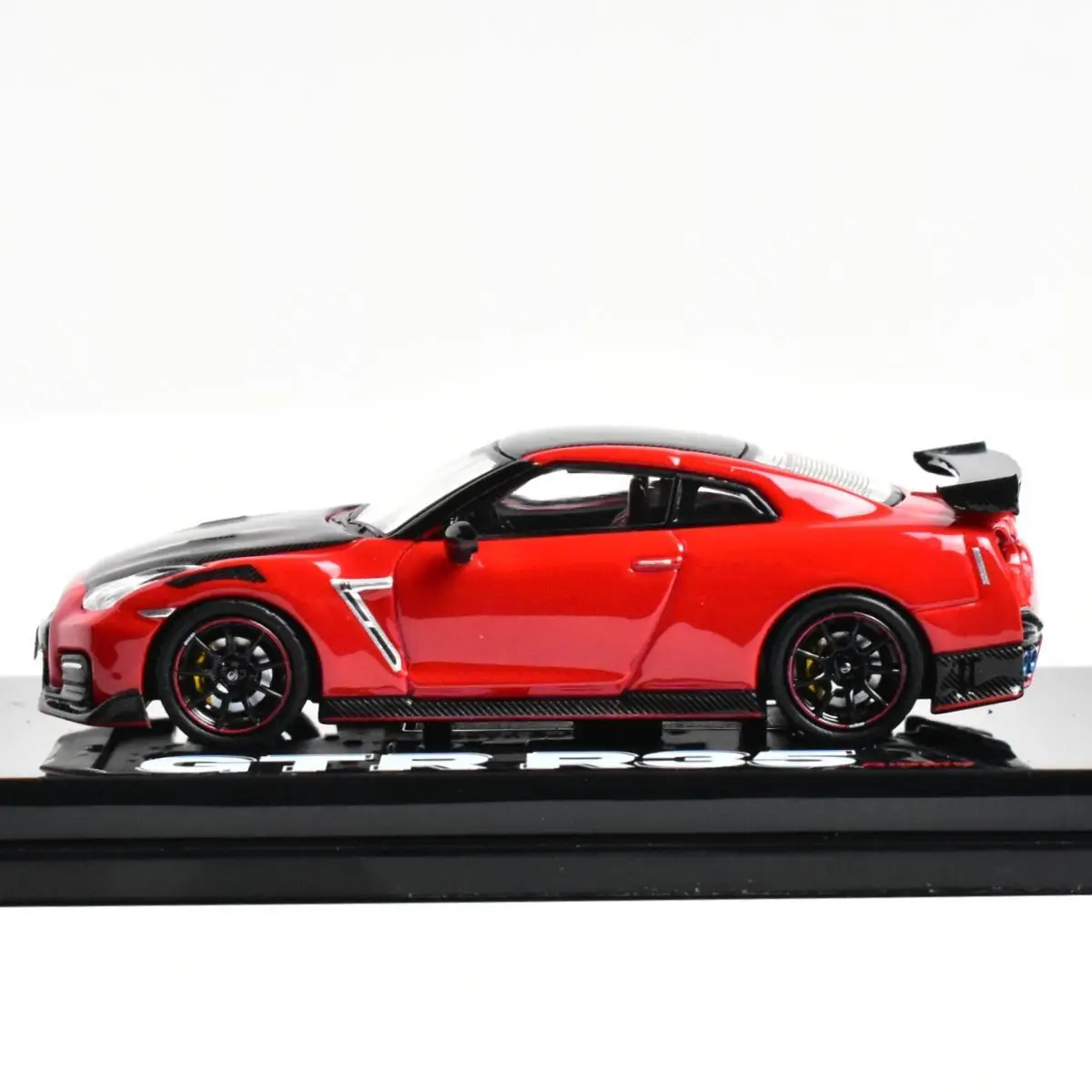 INNO 1:64 GTR R35 Nismo Diecast Model Car 3 INNO 1:64 GTR R35 Nismo Diecast Model Car - Image 3