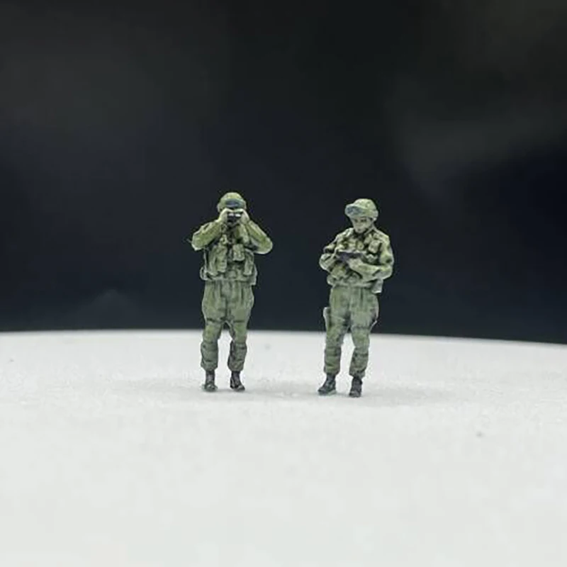 1:72 Scale Russian Soldier Doll Set, 2 Figures 3 1:72 Scale Russian Soldier Doll Set, 2 Figures - Image 3