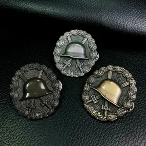 German Metal Badge Medal with Helmet Design 9 S33802c50986e4325b7ddff999025fc12j