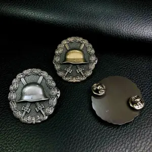 German Metal Badge Medal with Helmet Design 11 S34feb2c5008d4e61abdc9b4985482af6g