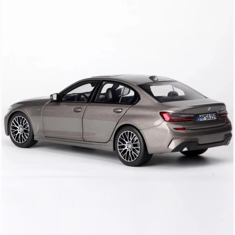 BMW 330i 1:18 Diecast Model Gray Metallic 3 BMW 330i 1:18 Diecast Model Gray Metallic - Image 3