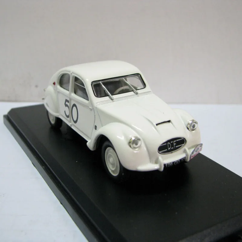 Citroen 2CV Dagonet 1956 Model 1:43 Scale 3 Citroen 2CV Dagonet 1956 Model 1:43 Scale - Image 3