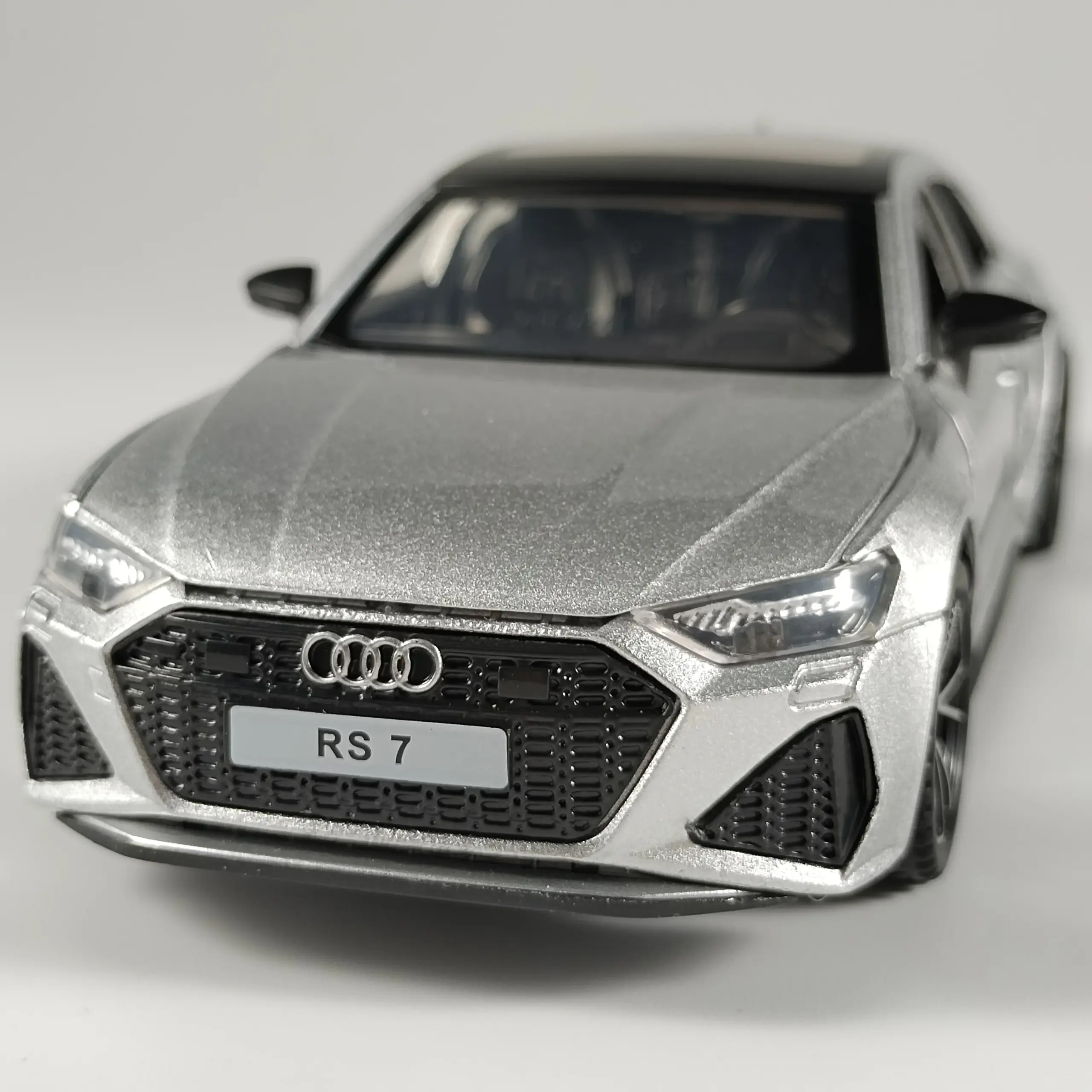 1:32 Audi RS7 Diecast Model Car in Grey 6 1:32 Audi RS7 Diecast Model Car in Grey - Image 6