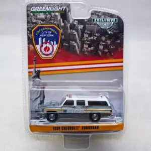 1:64 Scale 1991 Chevrolet Suburban Fire Truck 10 S3a45608a37bb49fea20944e2830f9953e
